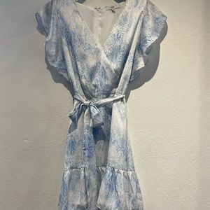 Summer shift V-neck dress polyester